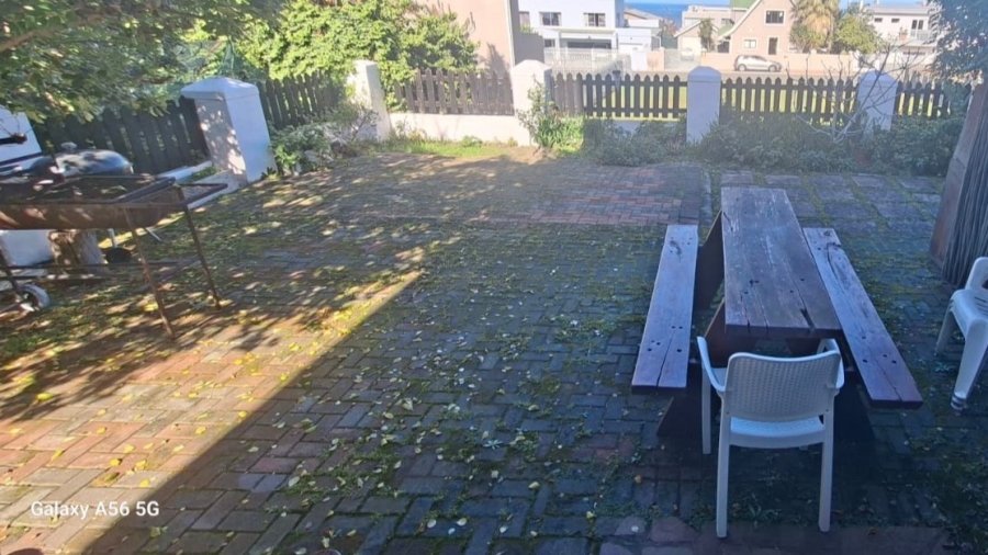 To Let 1 Bedroom Property for Rent in Palmiet Western Cape